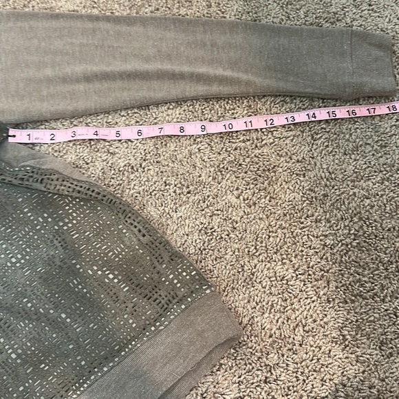 ecru long sleeve textured top size large 🦋 - Picture 10 of 11